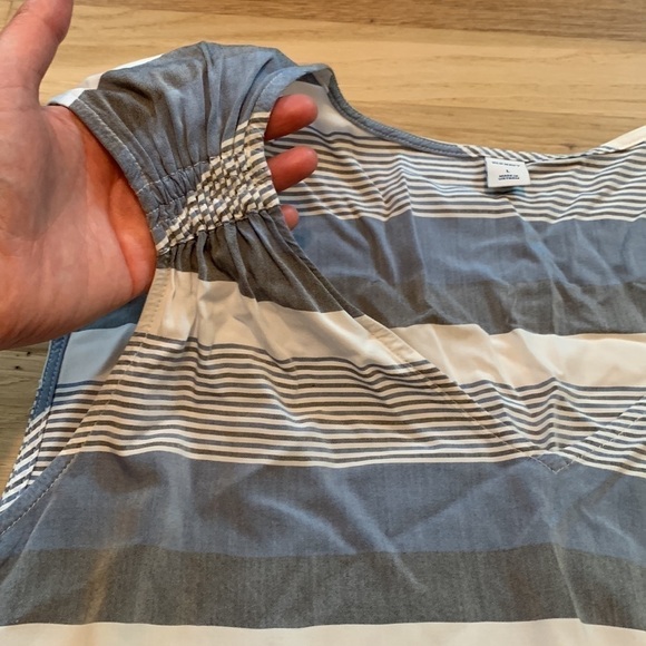Old Navy Sleeveless V-Neck Striped Blouse White Blue & Gray Woman’s L - Picture 5 of 13
